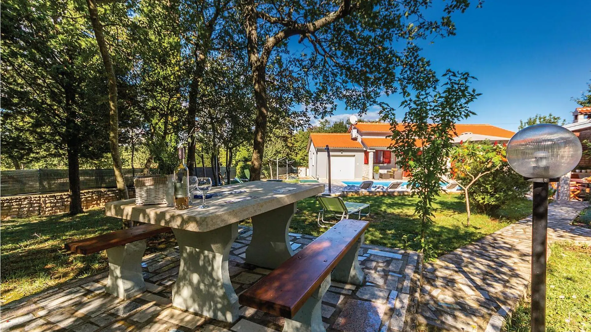 Semesterbostad 2 Bedroom Stunning Home In Pavicini