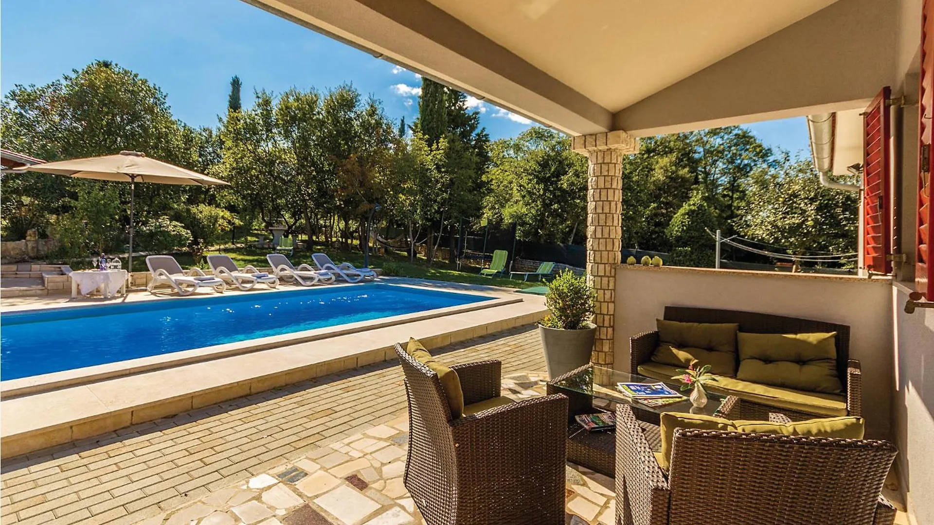 2 Bedroom Stunning Home In Pavicini Veliki Vareski