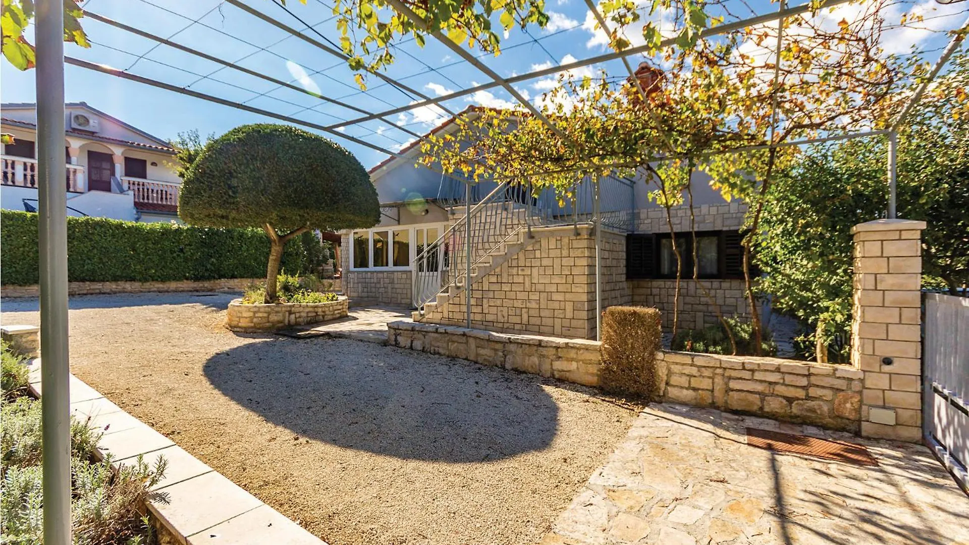 Holiday home 2 Bedroom Stunning Home In Pavicini Veliki Vareski Croatia