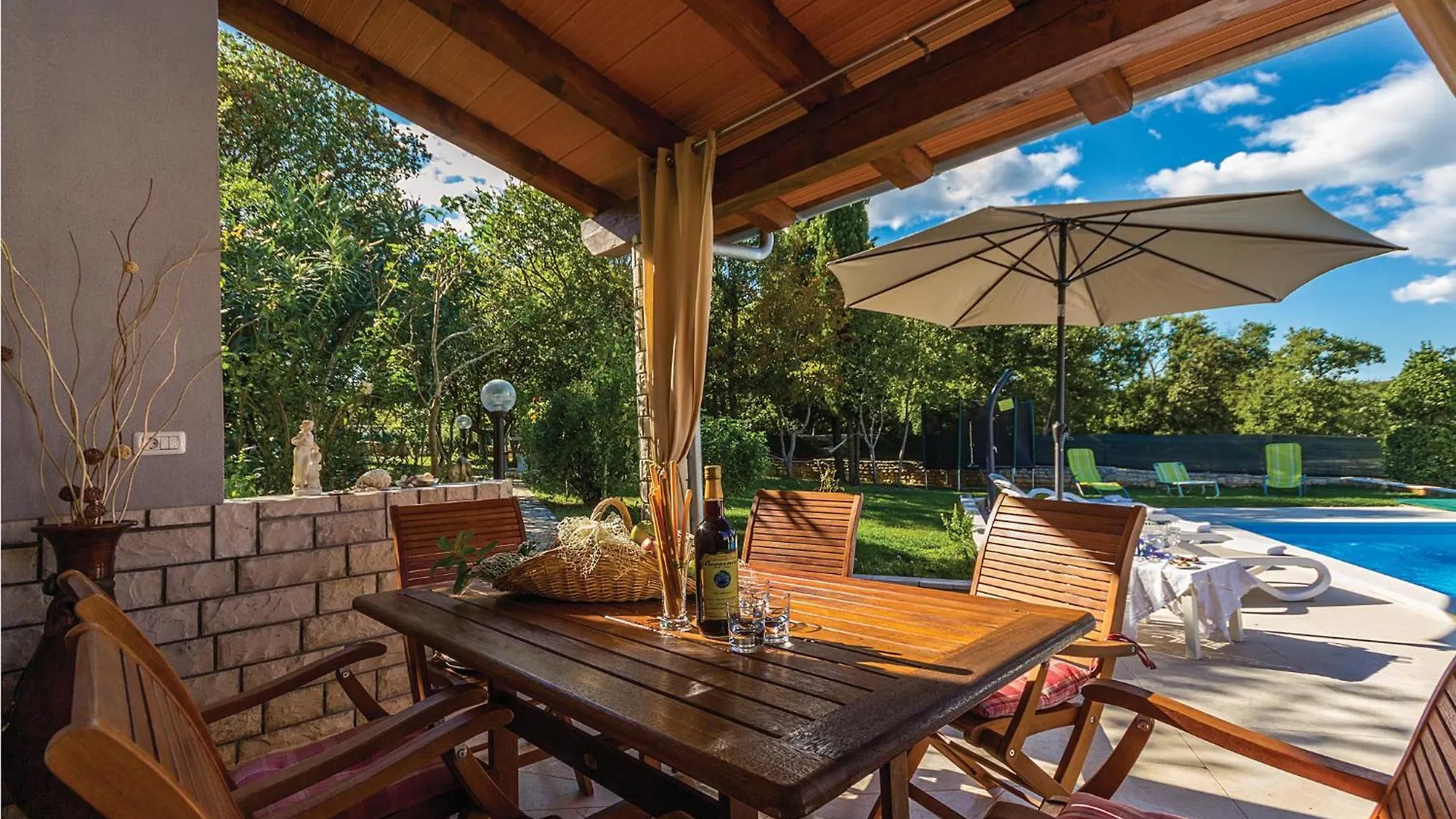 2 Bedroom Stunning Home In Pavicini Veliki Vareski