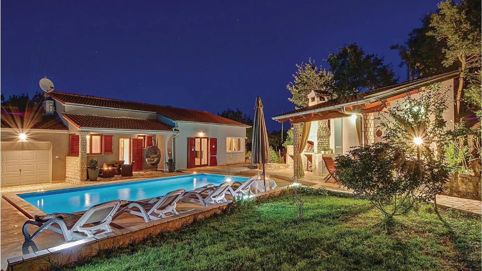 2 Bedroom Stunning Home In Pavicini Veliki Vareski