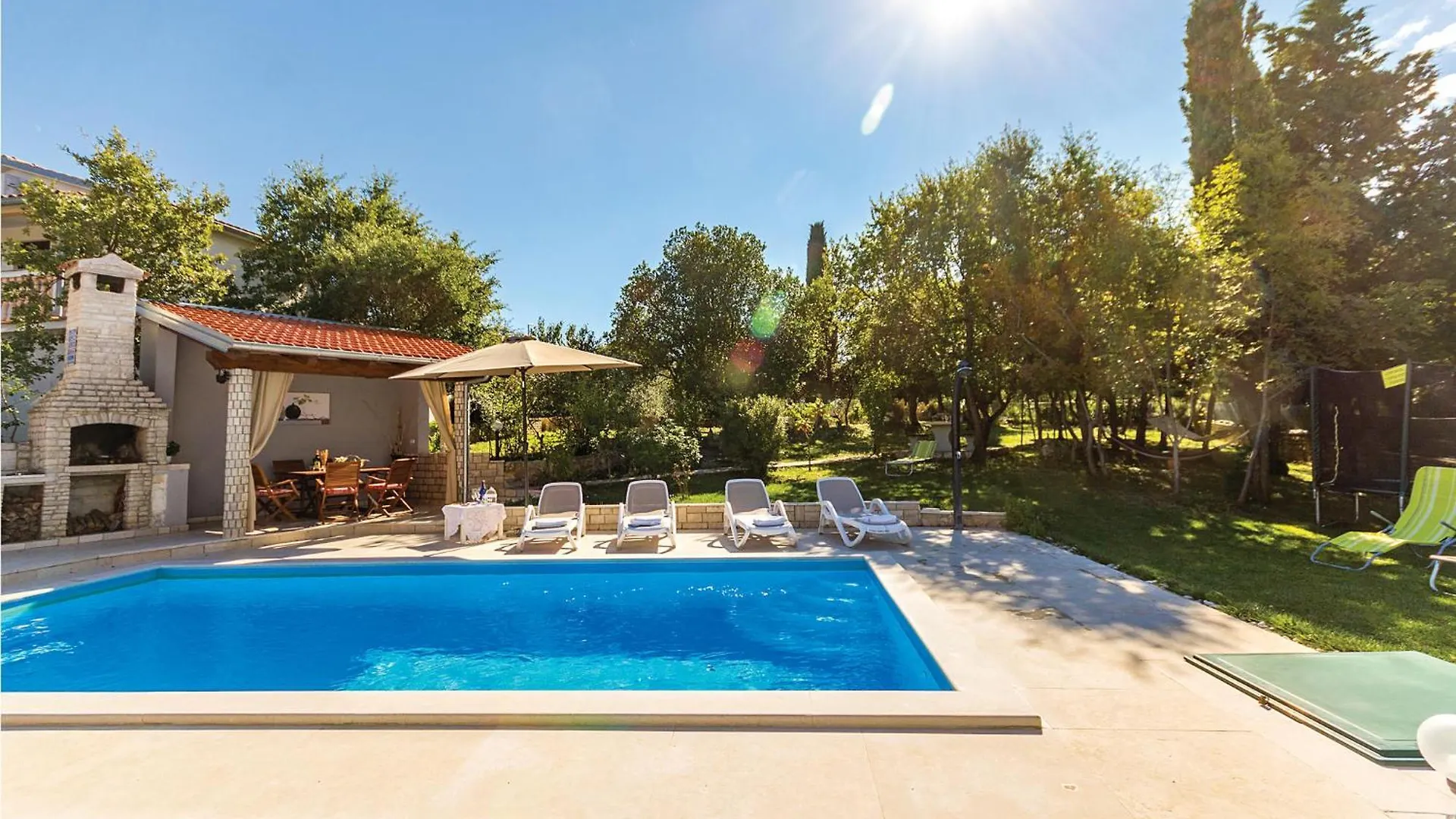 2 Bedroom Stunning Home In Pavicini Veliki Vareski Holiday home