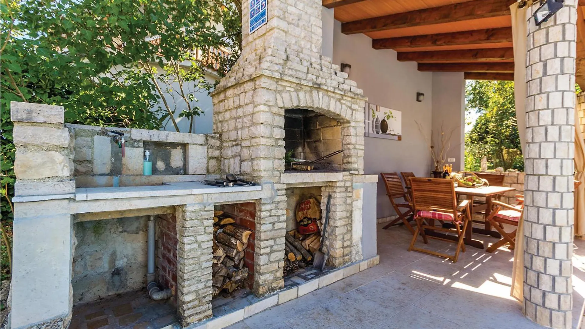 2 Bedroom Stunning Home In Pavicini Veliki Vareski Croatia